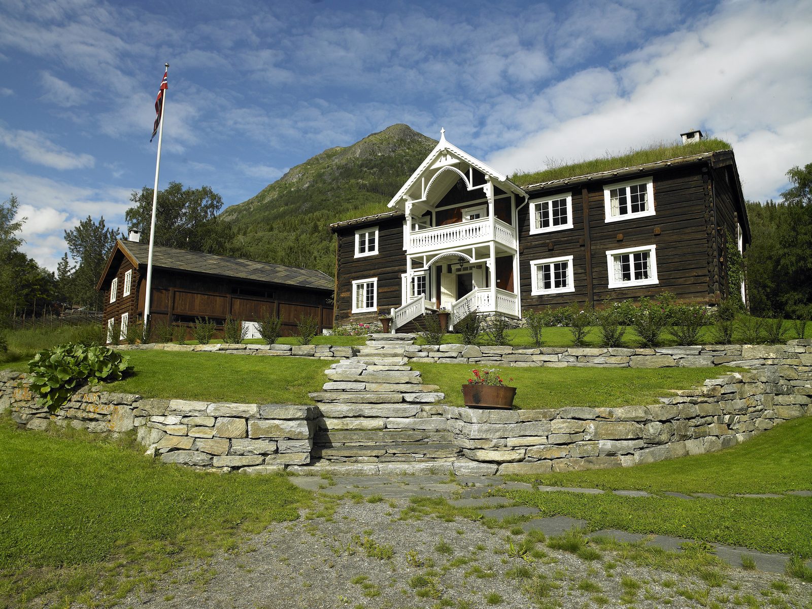 Andvord Gard sett fra tunet